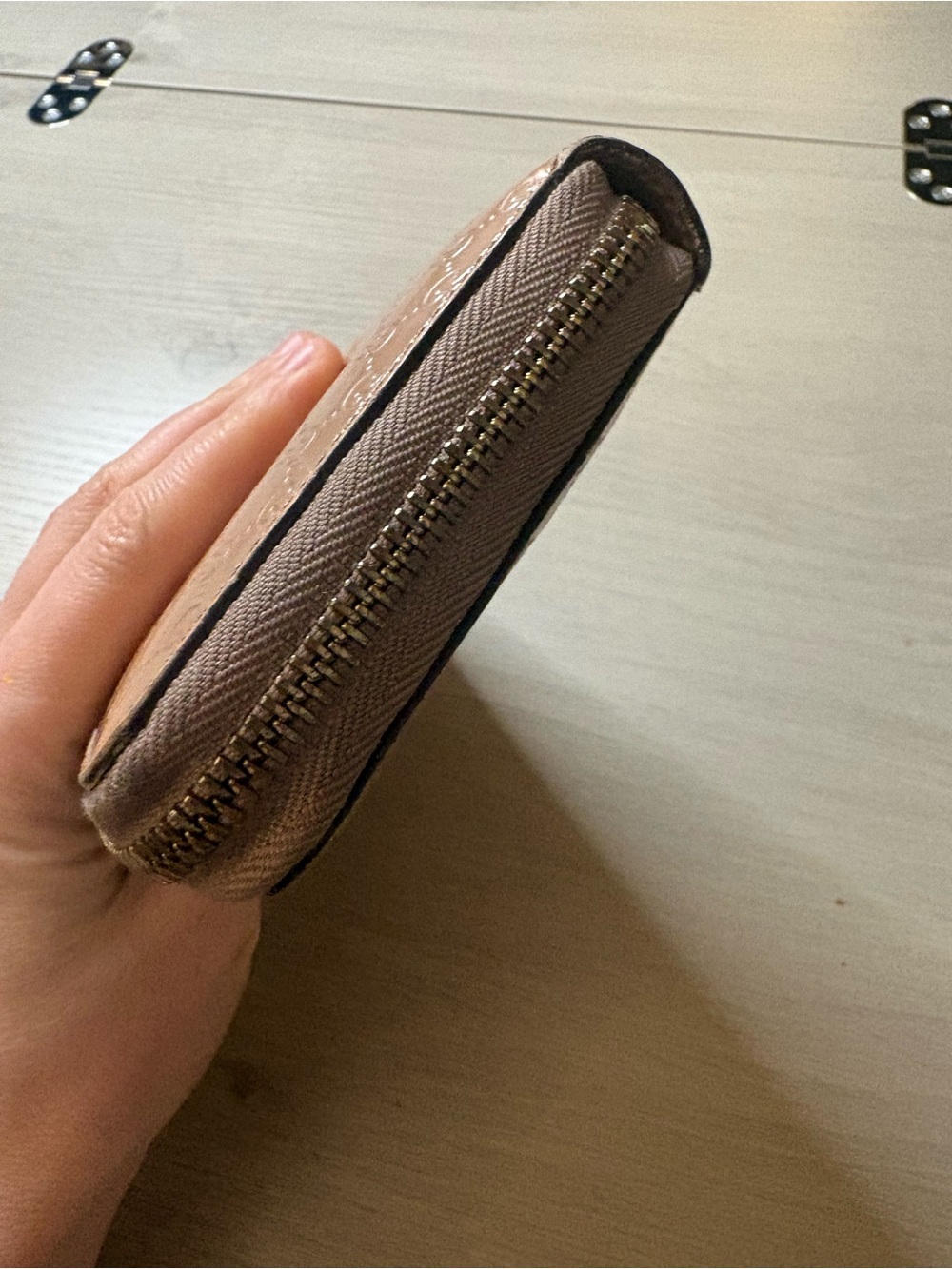 Gucci Nude Pink Embossed Patent Leather Zip Wallet - Picture 5 of 9
